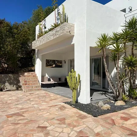 Cote Villa *